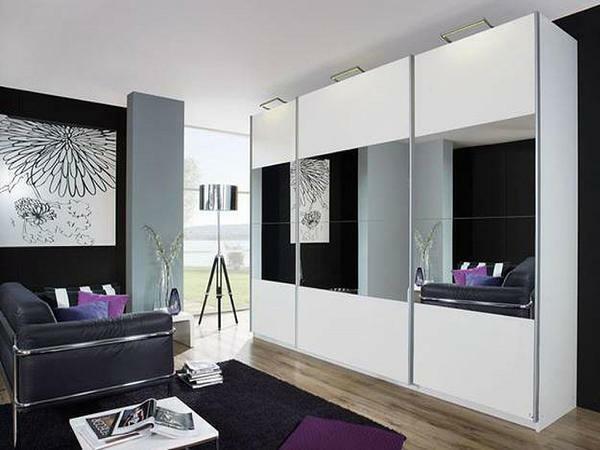 Tyylikkäästi sisustaa modernia huonetta auttaa kaunis ja toimiva vaatekaappi valkoinen