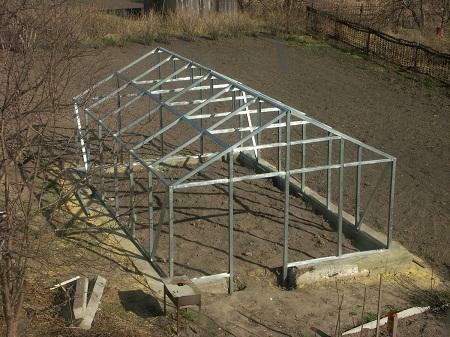 From the profile for drywall can make a greenhouse, different in shape and size