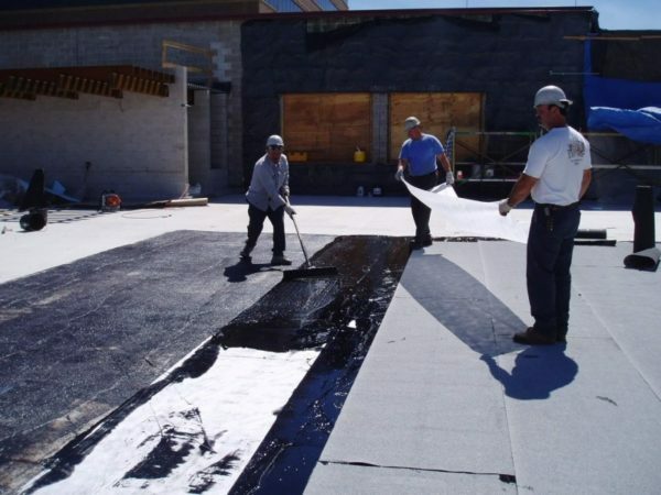 The liquid waterproofing bitumen used for gluing web materials