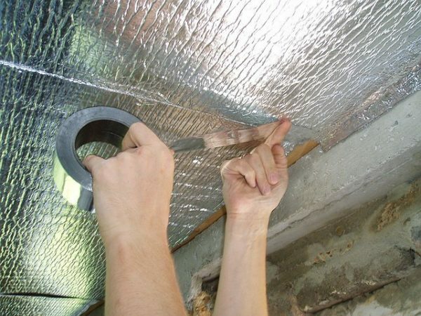 For best effect, insulation joints are always glued special reflective tape
