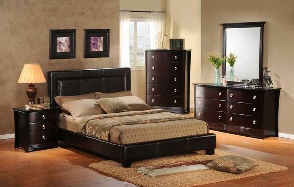 yatak odası için satın alınan mobilyalar, benzer bir tarzda muhafaza ve odada genel atmosferle uyum içinde tam olduğunu edilmelidir