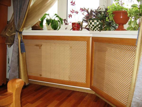 The heating radiator can be hidden behind a screen of MDF or chrome-plated metal
