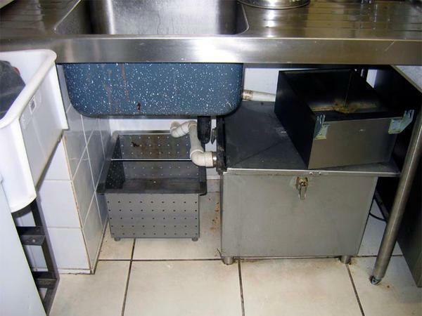 For efficient and long-lasting operation, periodic cleaning of the grease trap for sewage