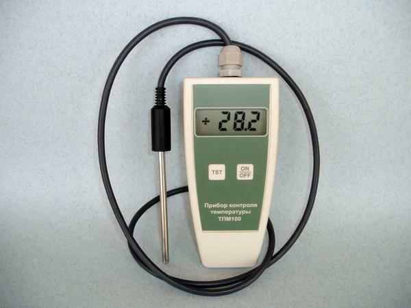 Temperature and humidity in the greenhouse: the soil is optimal, how to maintain and create, increase the air, the sensor