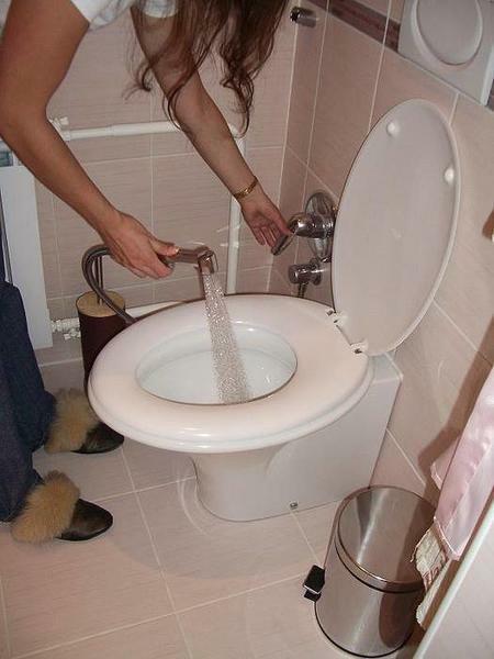 Higijenska tuš - prikladan uređaj za oba posebna i kombiniranog kupaonice
