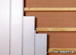 Hur att dekorera väggarna i badrummet: hur du kan göra ett tak i badrummet