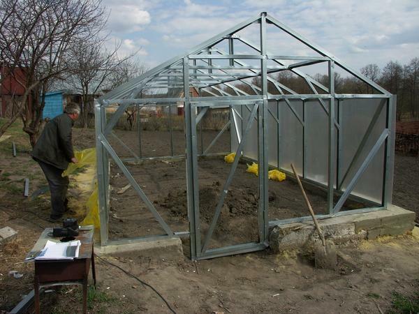 The frame of a rectangular greenhouse can be made from a profile for plasterboard