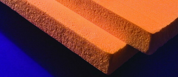 Extruded polystyrene foam has a dense and homogeneous structure.