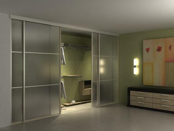 Innebygde garderober: i gangen, skap i rommet design, foto, fylle systemer i nisje, møbler med hendene