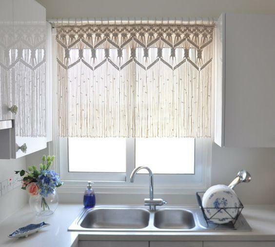 One of the most important elements of decorating the kitchen are the curtains