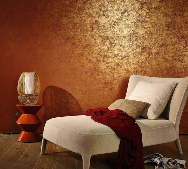 Wallpaper in the style of Venetian stucco - an excellent option for those who want to luxuriously decorate the interior of the apartment without significant costs