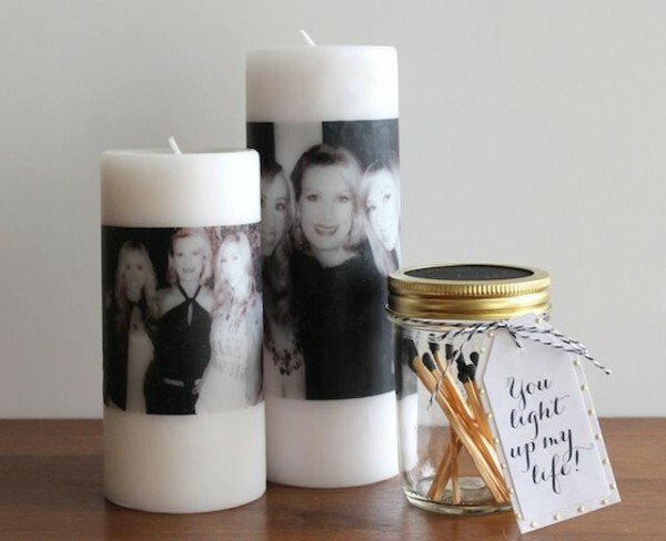 The presence of photos in a candle guarantees her originality