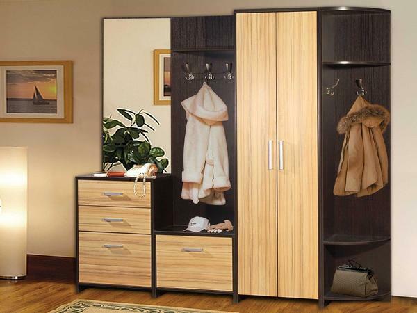 If the hallway is large, it is better to choose a wide wardrobe, and if small - narrow