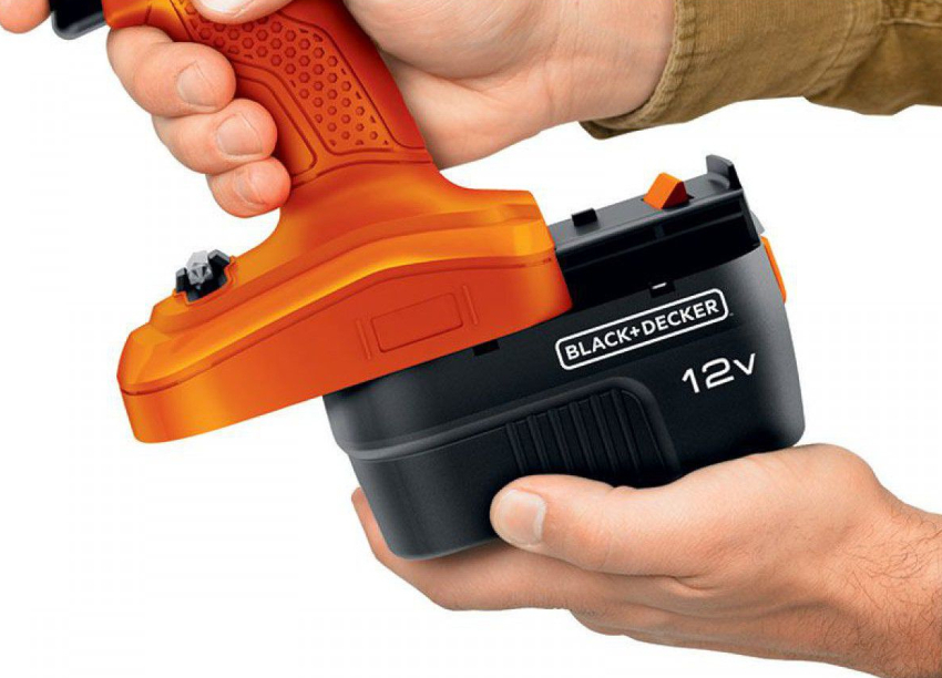 Los mejores destornilladores para uso doméstico son herramientas con una batería de 12-14 V.