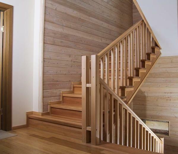 Finition bois escalier en béton: panneaux et carreaux de revêtement étapes, la technologie stratifié de surface