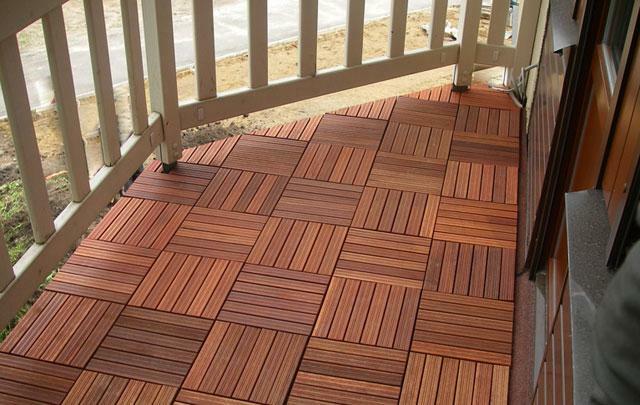 The floor on the balcony always has its own characteristics, and the main one is the need for highly effective insulation