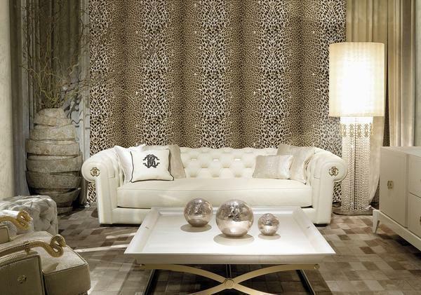 The wallpaper, simulating python skin, will create an atmosphere of respectability and luxury in the room