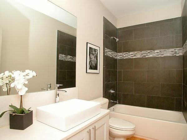 Zbog ozbiljnosti određenog modernom stilu to je također pogodan za male kupaonice