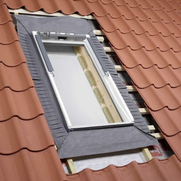 S prozora brtvljenje kvaliteta ovisi o vijek trajanja krovnih sustava i izolacije.