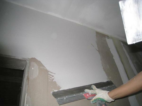 In the preparatory stage of the work, it is necessary to include priming and plastering of the surfaces of plasterboard sheets