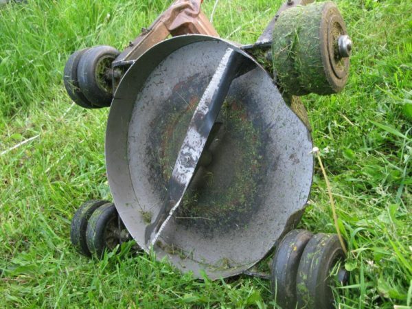 Stahlgehäuse zuverlässig Ihre Füße während des Betriebs Rasenmähern schützen