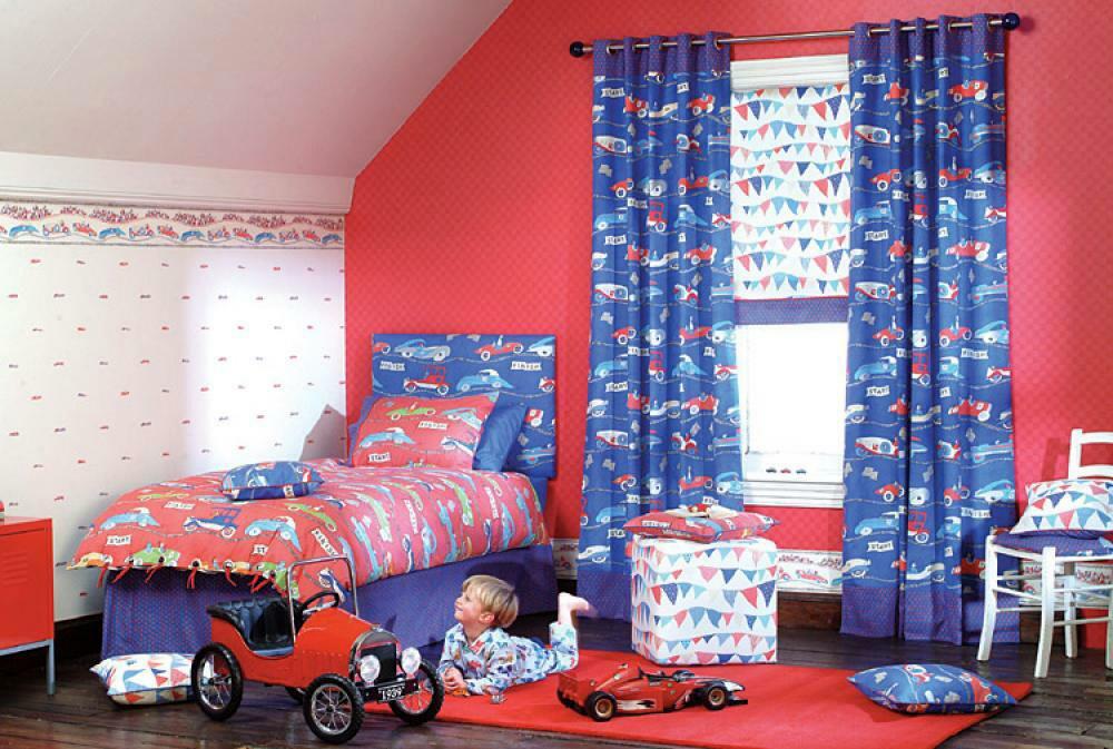 Zasłony dla chłopca, projekt pokoju nastolatka, zdjęcie wnętrza, piękne rolety, jak ozdobić sypialnię dla dzieci