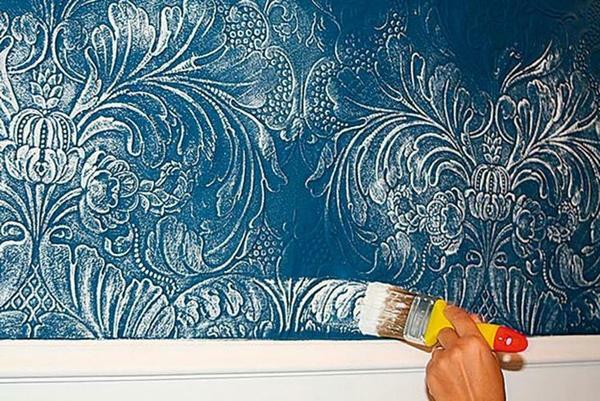 Övermålningsbar tapeter är lätt att måla i en annan färg, ändra utseendet på ditt rum