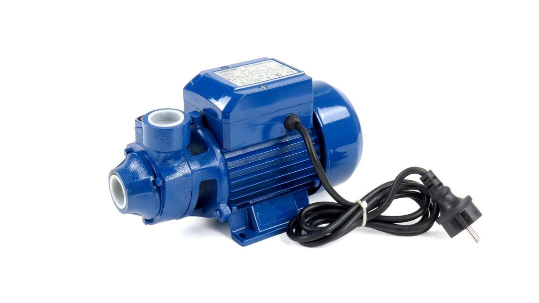 A surface pump is a device that allows you to deliver water from a river, lake or well