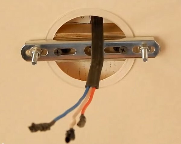 Installation using a mounting plate