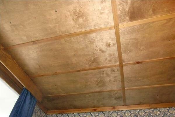 Sheathing of the ceiling with plywood does not require special knowledge and the use of expensive building materials