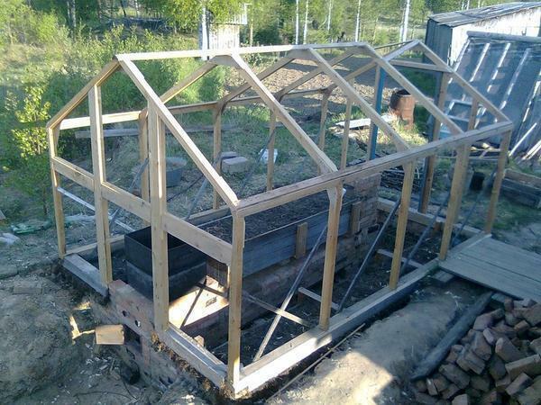 The main advantage of a wooden frame for a greenhouse design is its affordable cost and ease of operation