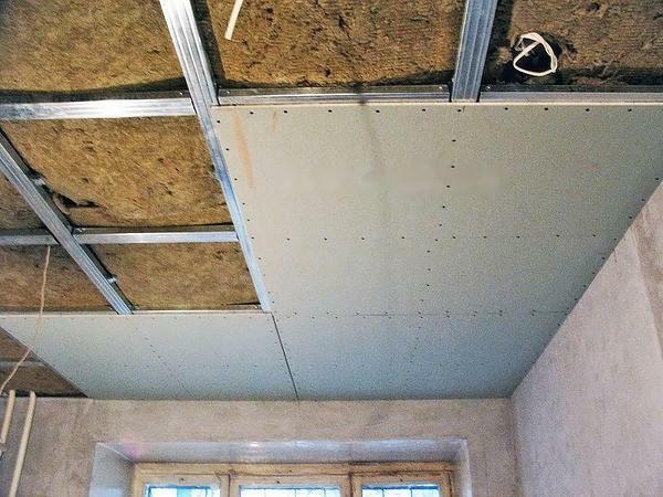 Doing an overhead frame for gypsum board, special attention should be paid to the correct installation of the profile