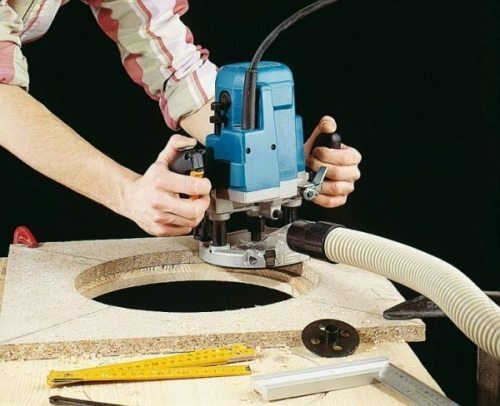 Dust extraction router increases the comfort of work