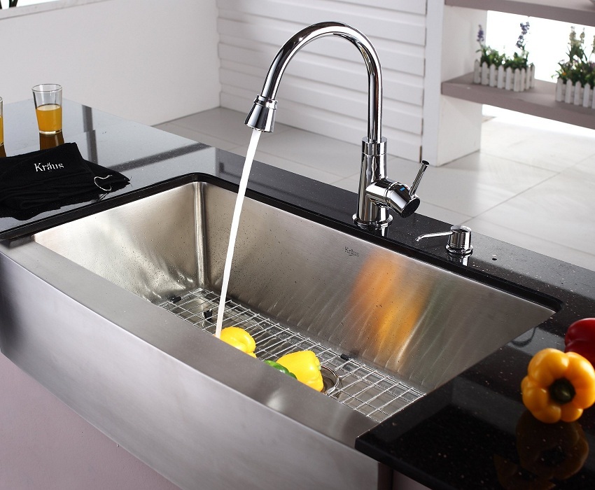 stainless steel sink - the most popular option for kitchen