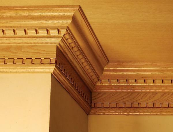 Prednost lesenega podnožja je, da je lahko lakirana, s poudarkom na teksturo lesa