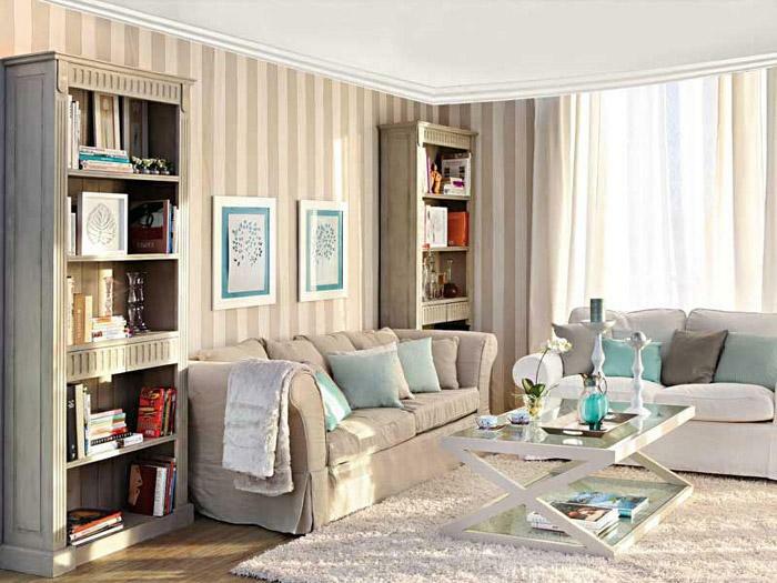 Wallpaper stripes in the interior of the living room photo: white design of two colors, beige and dark, pick up gray curtains