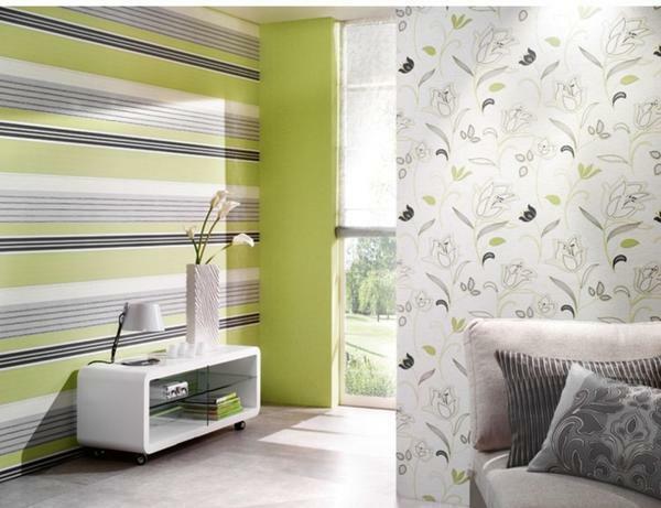 When choosing wallpaper-companions it is important not to overdo with the number of colors