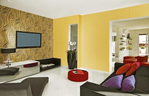 Combining wallpaper in wall decoration helps to zoning, highlight accents, visually expand the room