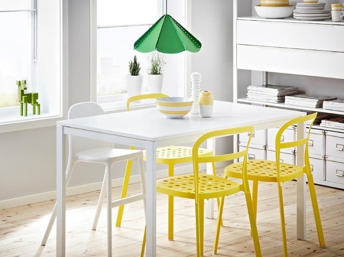 Egymásra rakható székek a konyhában: a választott modell