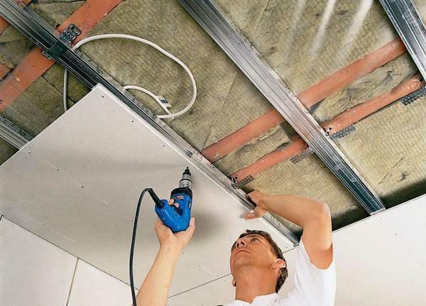 Il lavoro relativo alla installazione a soffitto, semplice corso diverso di azione e fornisce funzionalità di alto design