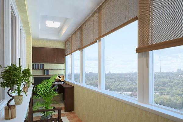 Za korištenje balkon ili lođu tijekom cijele godine, potrebno je ne samo zagrijati prostoriju, ali i za grijanje